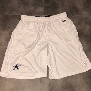 Nike NFL (Dallas Cowboys) shorts - size L